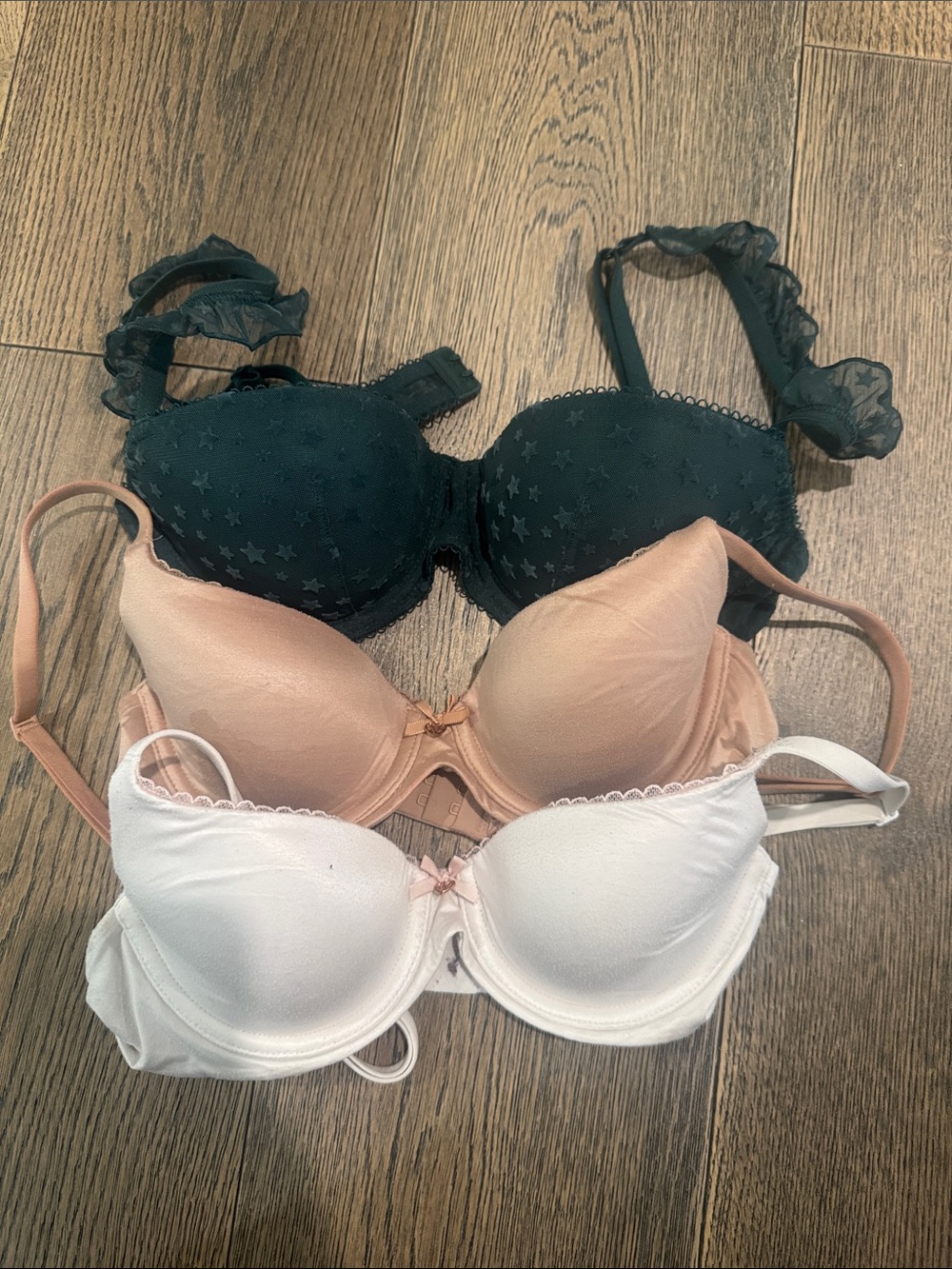 Victoria's Secret 3-Pack Push-Up Bras - Green, Nude, White Size 34B